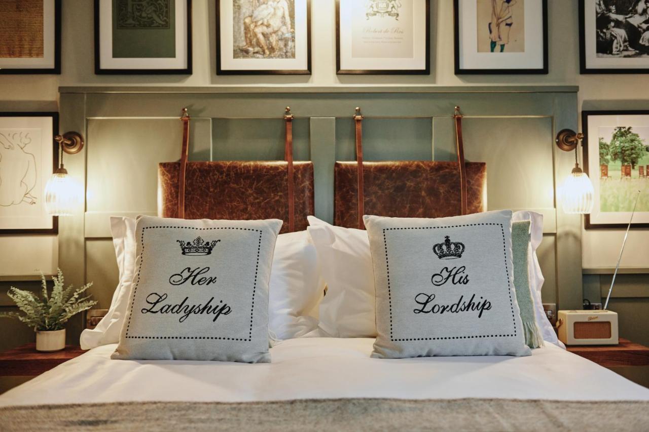 Kings Arms - Egham-Windsor Hotel Eksteriør billede